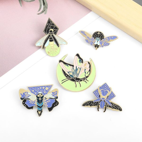 5Styles-Luminous-Enamel-Pin-Custom-Moth-Butterfly-Moon-Brooches-Bag-Lapel-Pin-Cartoon-Animal-Badge-Jewelry-min