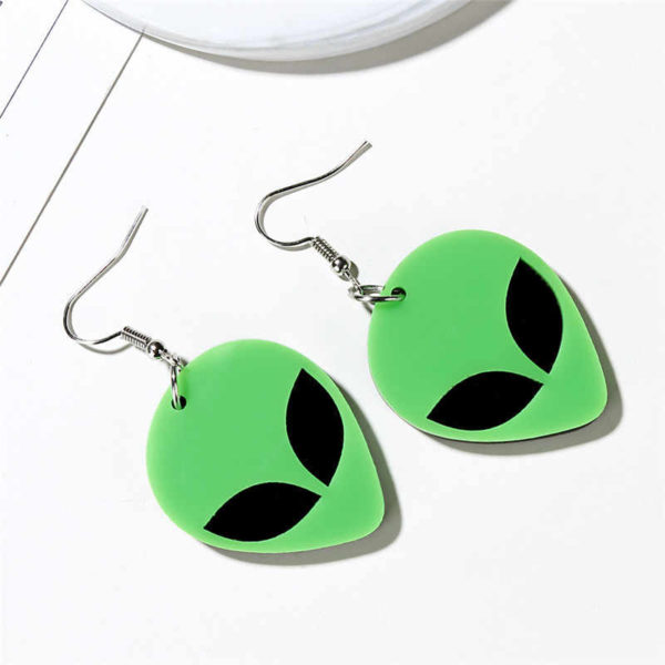 Flying-Saucer-Earrings6-min